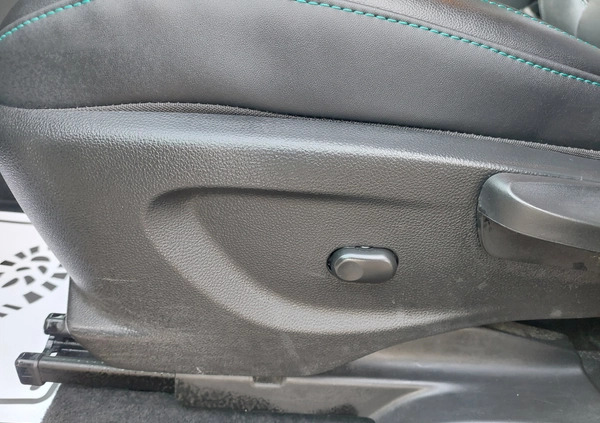 Chevrolet Trax cena 35900 przebieg: 219000, rok produkcji 2013 z Lębork małe 781